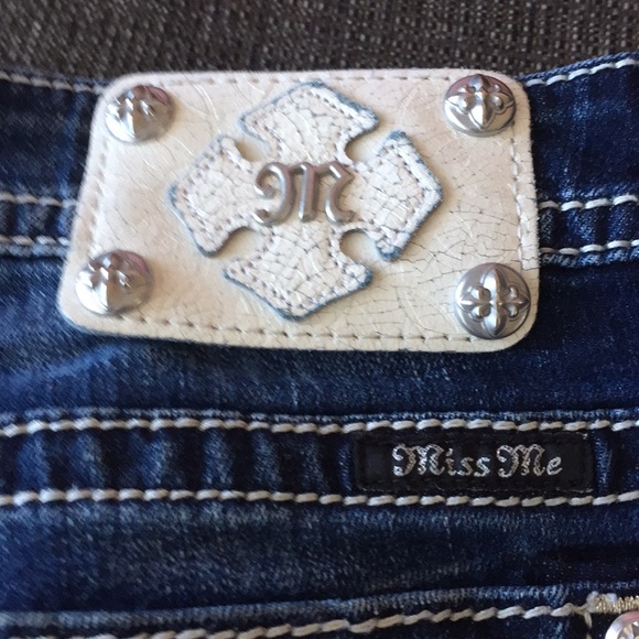 👖HandUpcycled MissMe Capri Jeans👖 - Picture 3 of 8